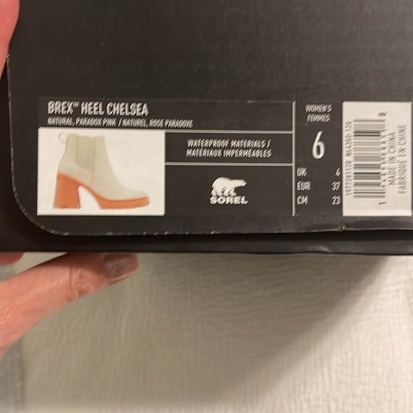 NWT! Sorel Brex Heel Lug Sole Chelsea Boots - Picture 5 of 9